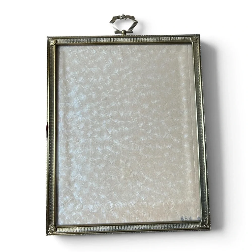 Vintage Brass Tone Picture Frame Shell Corners Heart Finial Wall Hanging